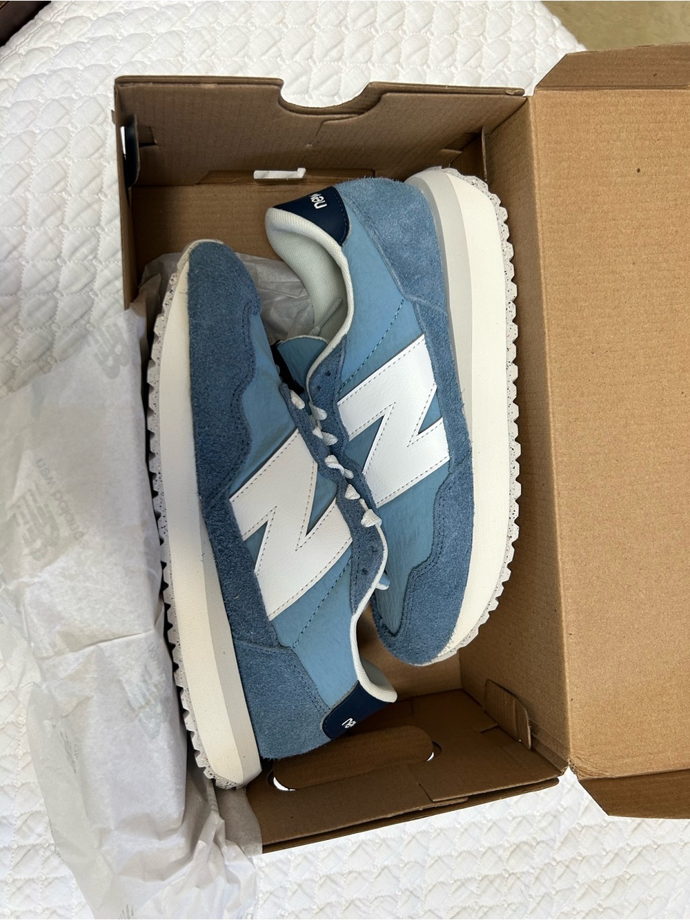 New Balance Women’s 237 Light Blue and Suede Sneaker. - Picture 8 of 10